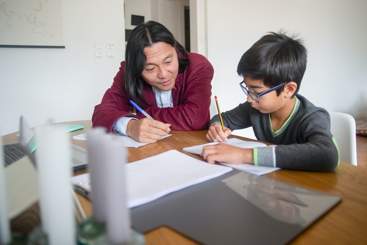 Demystifying Online Maths GCSE Courses: The Ultimate Guide to Flexible and Cost-Effective Learning 1 kids learning 23