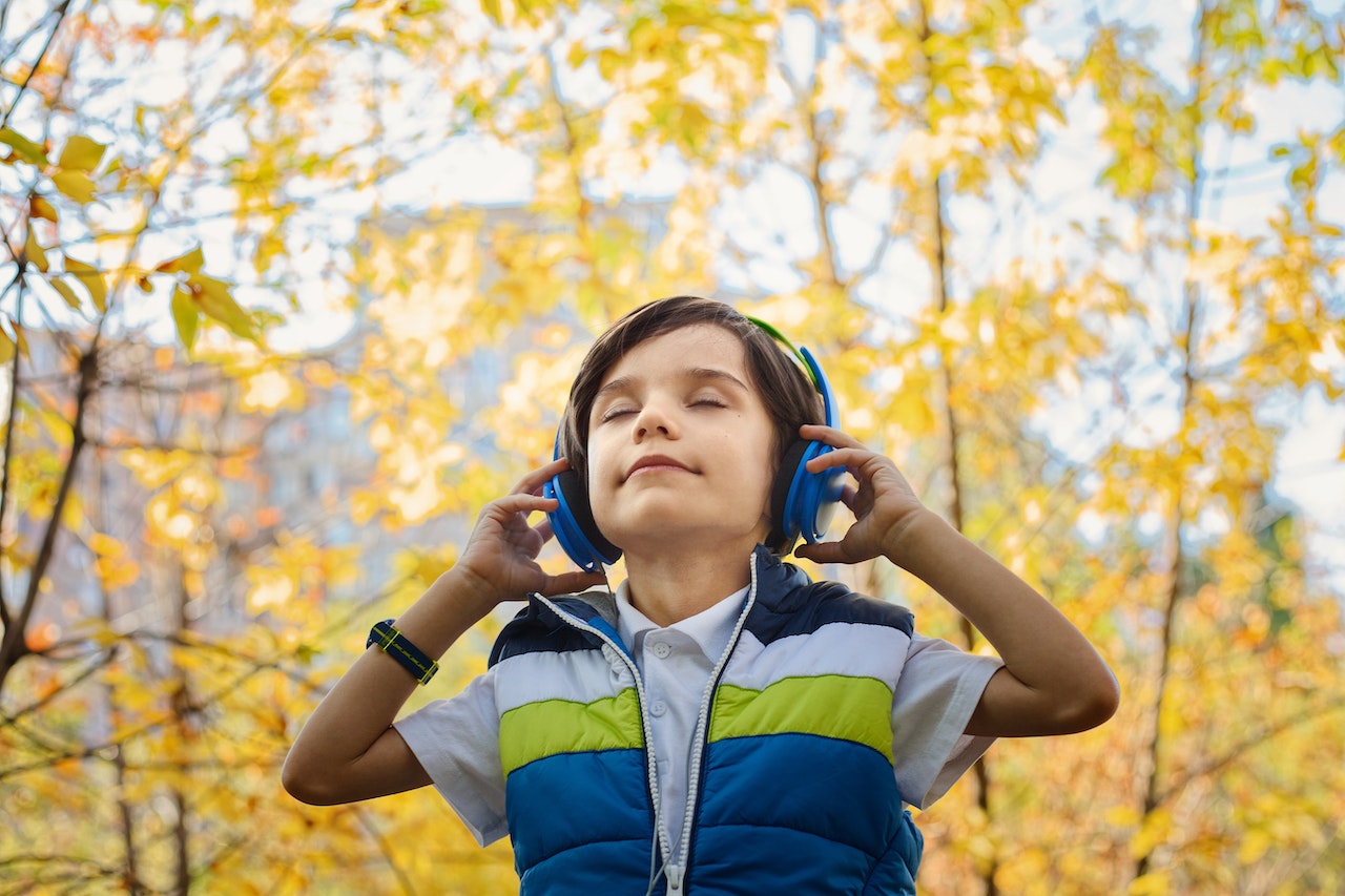 The Parent's Manual for Homeschooling: Exploring the Instructive Excursion 1 tkis features 1 2