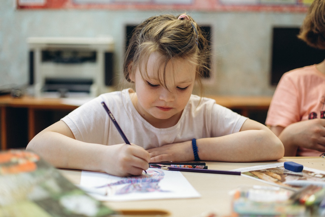 Online Schooling: The Fast Track to Graduation? 1 tkis features 1 4